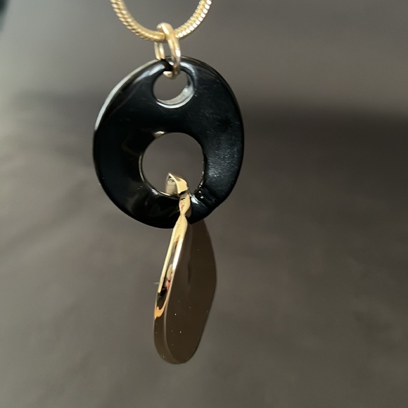 Chico’s Sleek Convertible Mixed-Metal Pendant Necklace Gold & Black New - No Tag - Picture 8 of 15